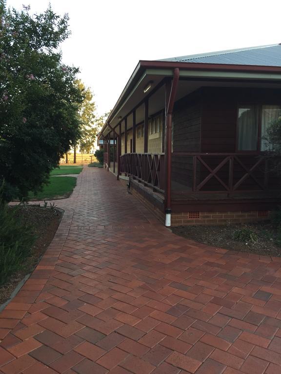 Aussie Cabins Hotel Дабо Екстериор снимка